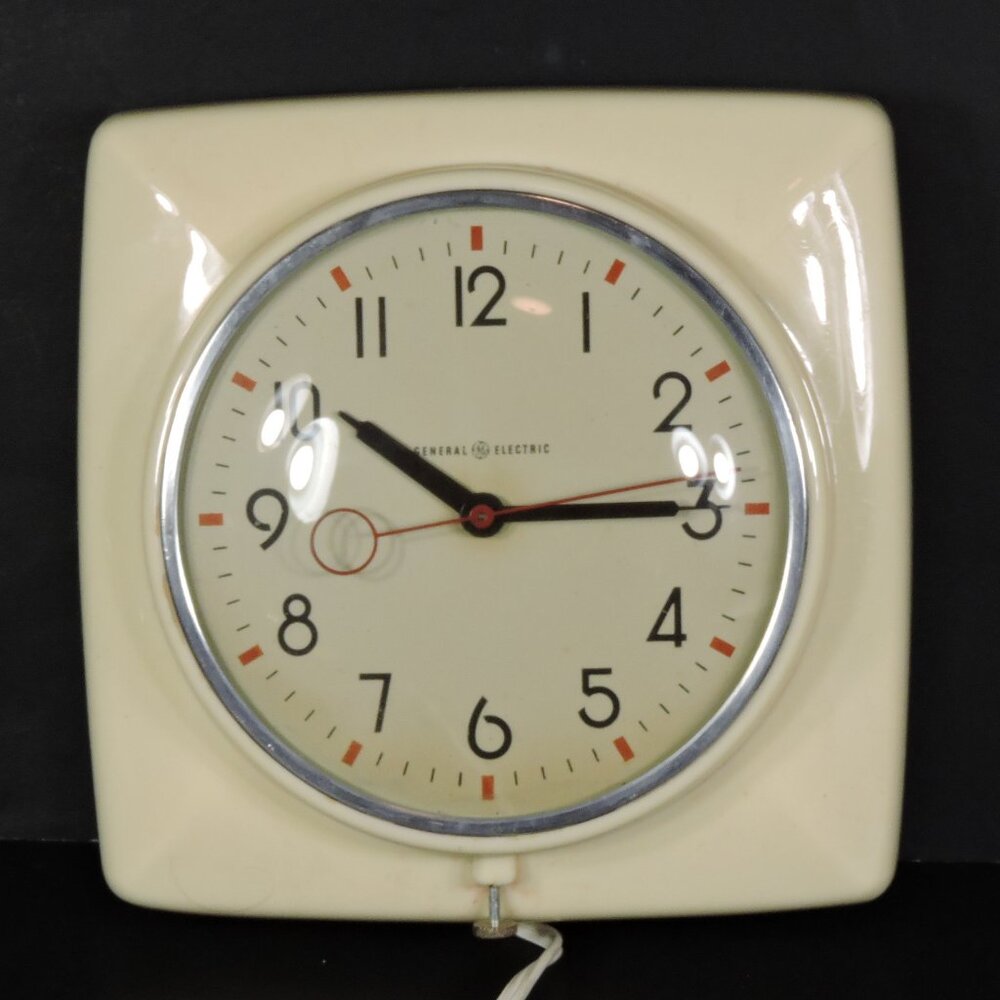 Vintage 1950's General Electric 7" Kitchen Wall Clock - Working - Runs Quiet